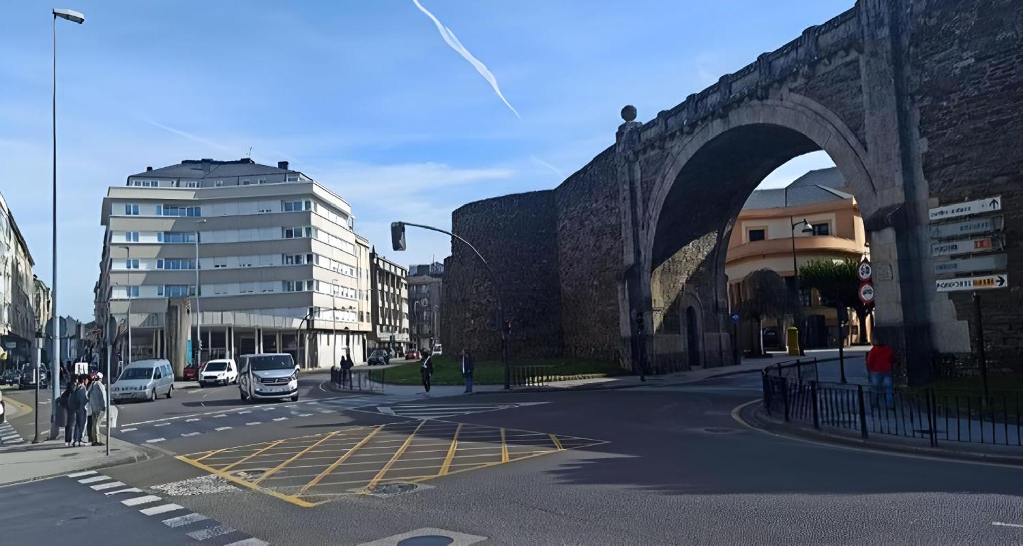 Adarve, Con Parking Y Vistas A La Muralla Lugo Bagian luar foto